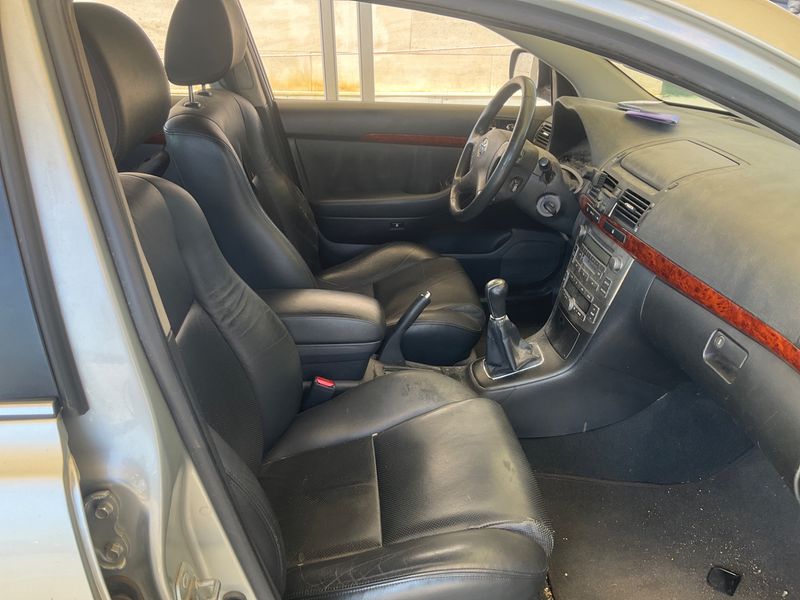 Toyota Avensis 2.0 D-4D Executive 2005 – снимка 3
