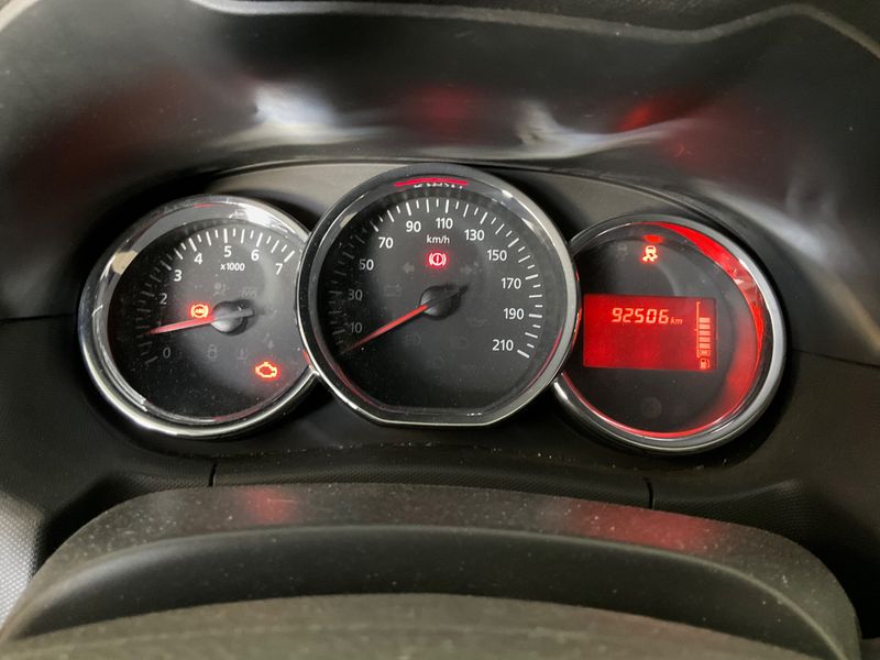 Dacia Duster 1.2 TCe SL Steel 4x2 2015 – снимка 4