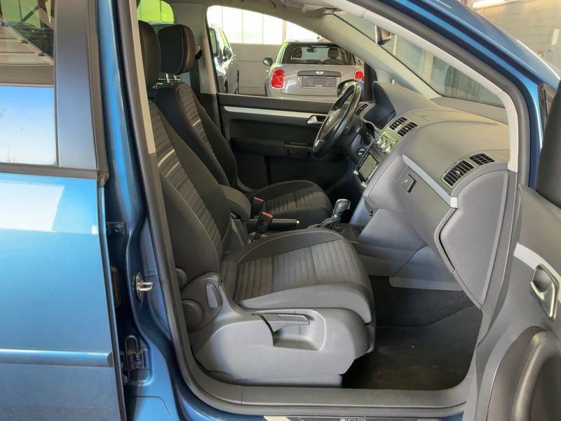 Volkswagen Touran 1.4 TSI Cup 2015 – снимка 17