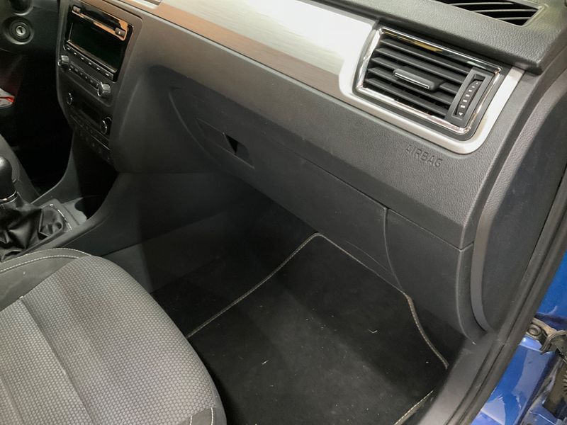 Skoda Rapid Spaceback 1.6 TDI Elegance 2014 – снимка 26