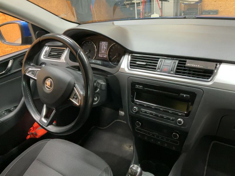 Skoda Rapid Spaceback 1.6 TDI Elegance 2014 – снимка 18