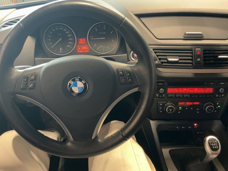 BMW X1 xDrive 18d 2011 – снимка 17