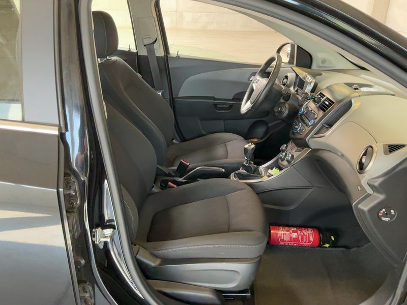 Chevrolet Aveo 1.4 LT + 2011 – снимка 16