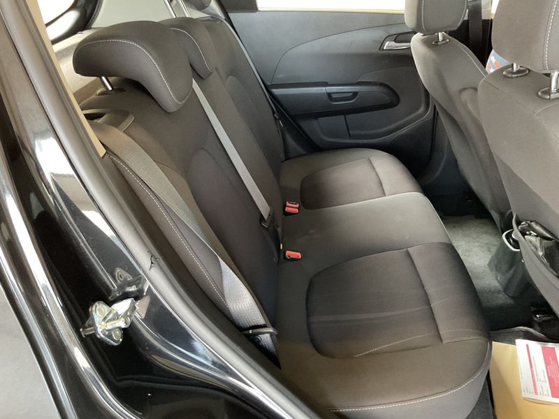 Chevrolet Aveo 1.4 LT + 2011 – снимка 19