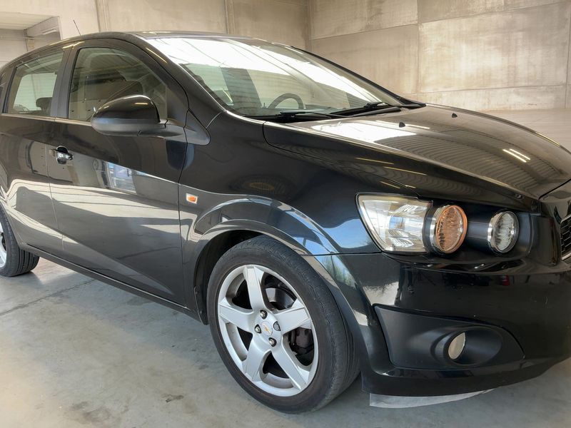 Chevrolet Aveo 1.4 LT + 2011 – снимка 12