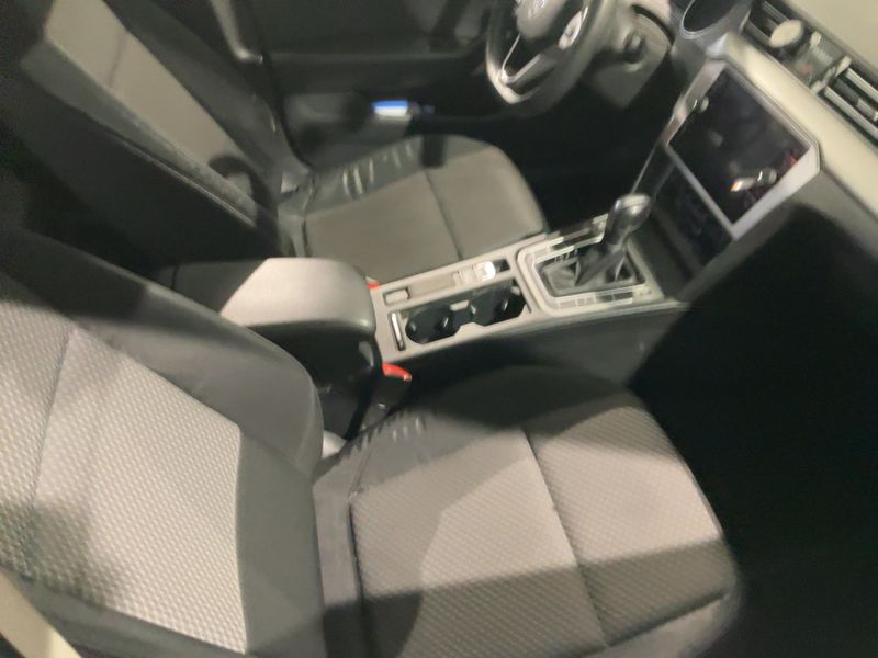 Volkswagen Passat 2.0 TDI 2021 – снимка 16