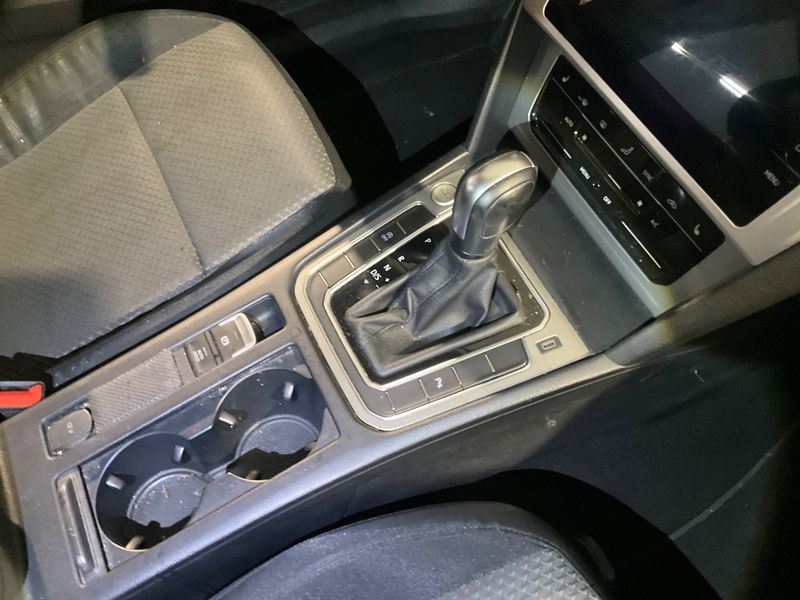 Volkswagen Passat 2.0 TDI 2021 – снимка 32