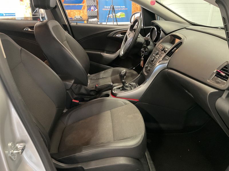 Opel Astra 1.7 CDTI Innovation 2012 – снимка 3