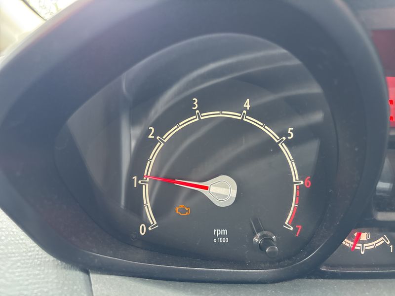 Ford Fiesta 1.25 Ambiente 2009 – снимка 31
