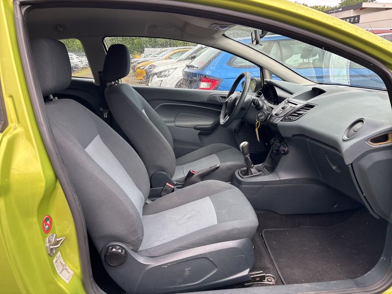 Ford Fiesta 1.25 Ambiente 2009 – снимка 10