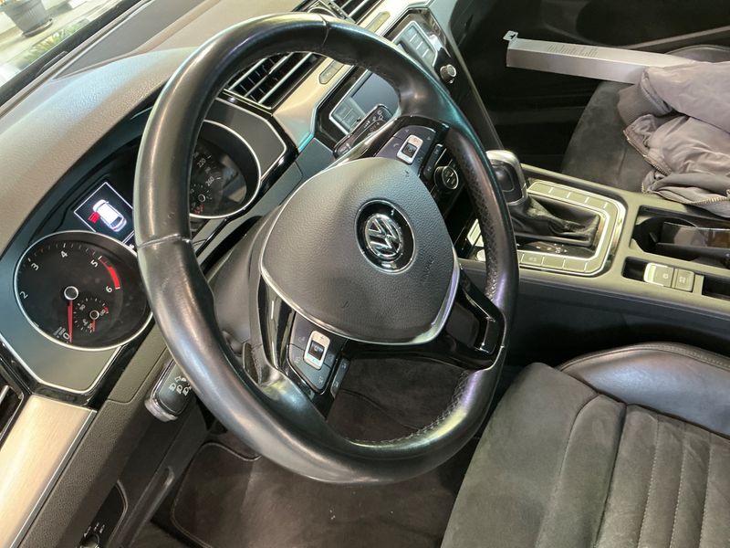 Volkswagen Passat 2.0 TDI Highline BlueMotion Tech 2016 – снимка 35