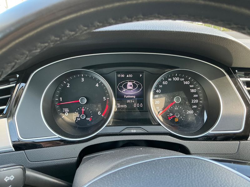 Volkswagen Passat 2.0 TDI Highline BlueMotion Tech 2016 – снимка 19
