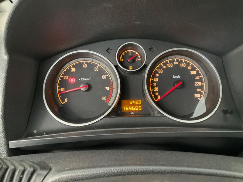 Opel Zafira 1.6 Turbo Design Edition 2011 – снимка 4