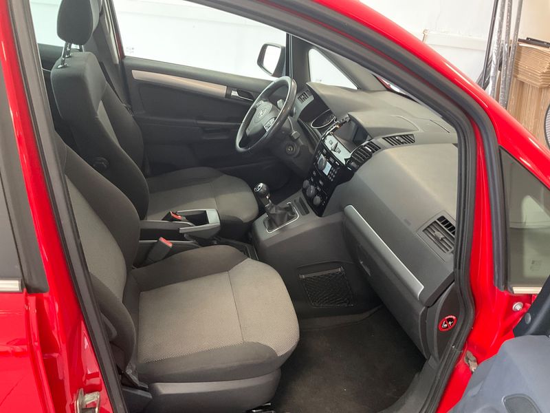 Opel Zafira 1.6 Turbo Design Edition 2011 – снимка 3