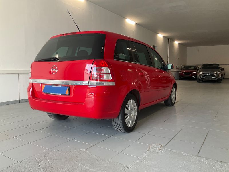 Opel Zafira 1.6 Turbo Design Edition 2011 – снимка 2