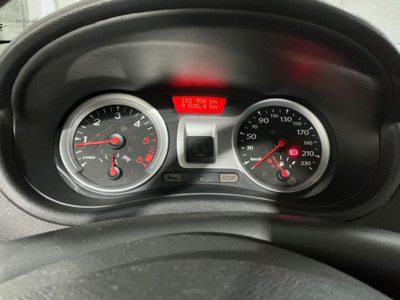 Renault Clio 1.5 dCi Expression 2010 – снимка 4