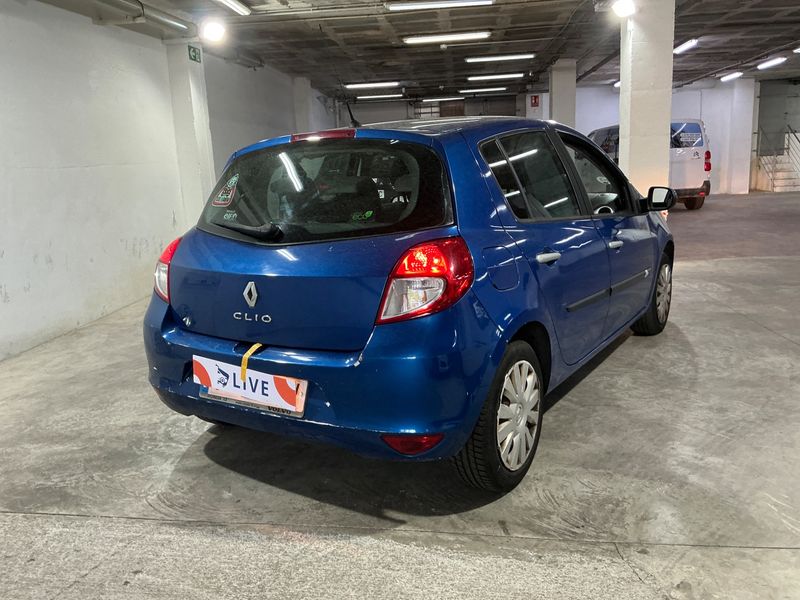 Renault Clio 1.5 dCi Expression 2010 – снимка 2