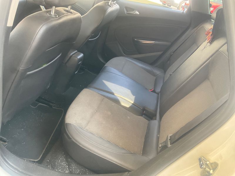 Opel Astra 2.0 CDTI Cosmo 2011 – снимка 15