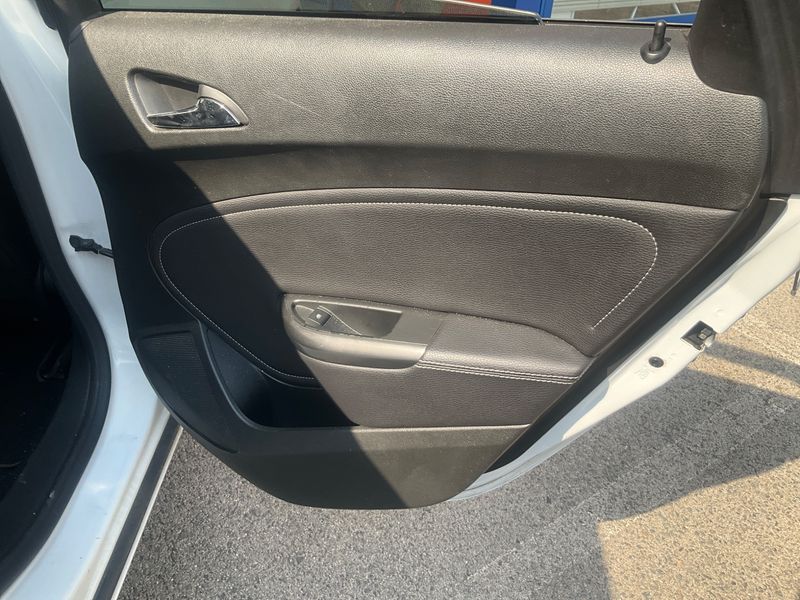 Opel Astra 2.0 CDTI Cosmo 2011 – снимка 18