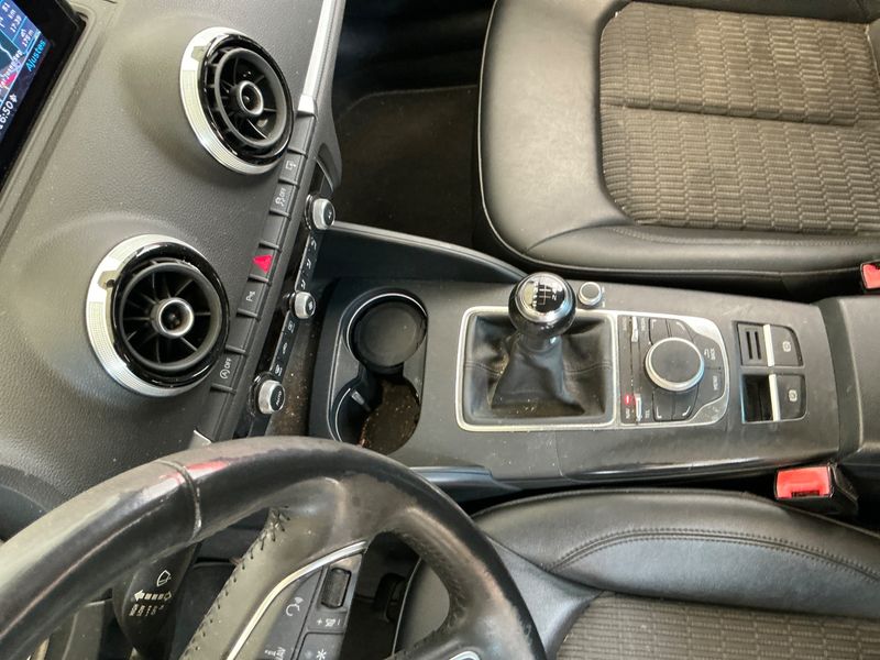 Audi A3 1.6 TDI Ambiente 2015 – снимка 28