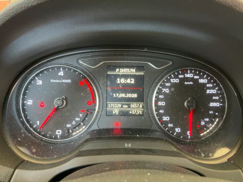 Audi A3 1.6 TDI Ambiente 2015 – снимка 18