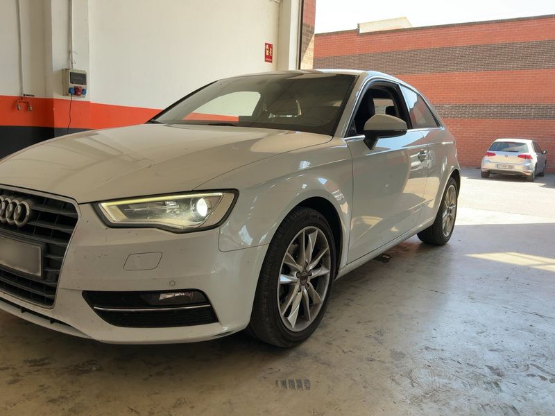 Audi A3 1.6 TDI Ambiente 2015 – снимка 2