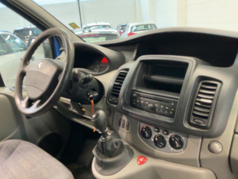 Renault Trafic 2.0 dCi L1H1 2,7t 2012 – снимка 18