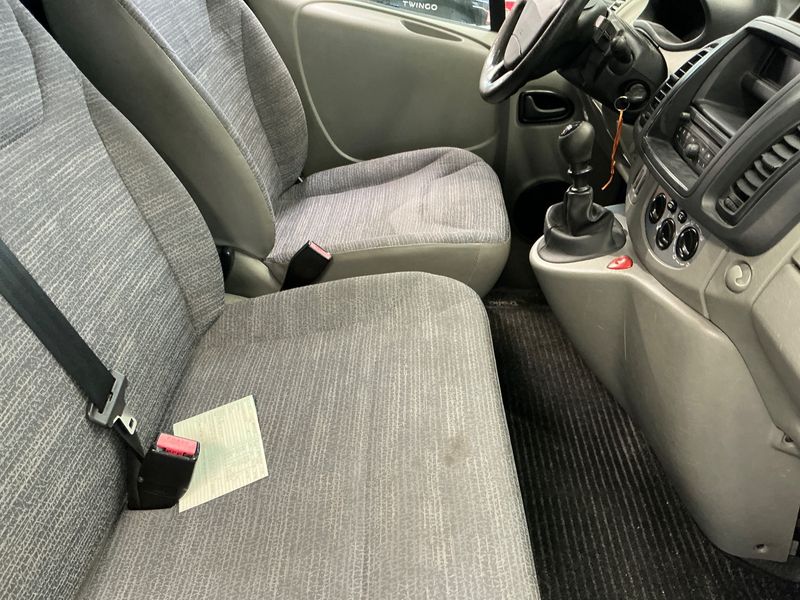 Renault Trafic 2.0 dCi L1H1 2,7t 2012 – снимка 36
