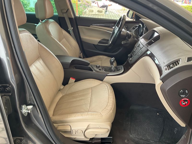 Opel Insignia Sports Tourer 2.0 CDTI Cosmo 2010 – снимка 3