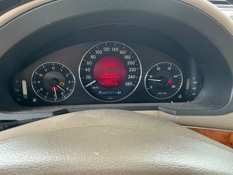 Mercedes-Benz E-Klasse E 220 CDI T Elegance 2003 – снимка 13