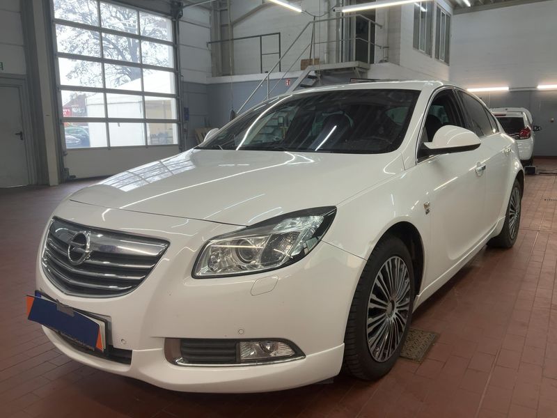 Opel Insignia 2.0 Turbo Innovation 4x4 2011 – снимка 1