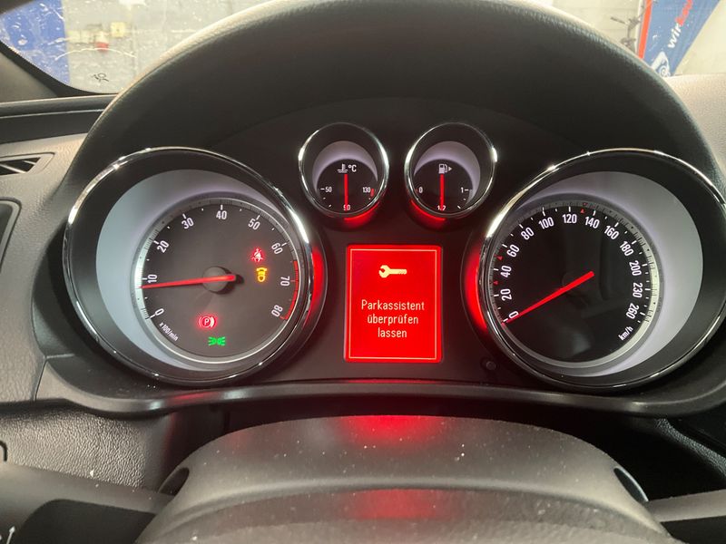 Opel Insignia 2.0 Turbo Innovation 4x4 2011 – снимка 26