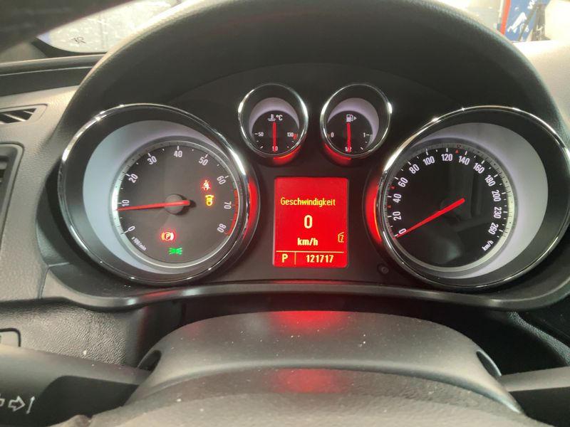 Opel Insignia 2.0 Turbo Innovation 4x4 2011 – снимка 18
