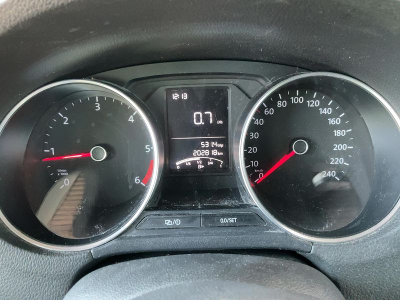 Volkswagen Polo 1.4 TDI Comfortline BlueMotion Tech 2015 – снимка 18