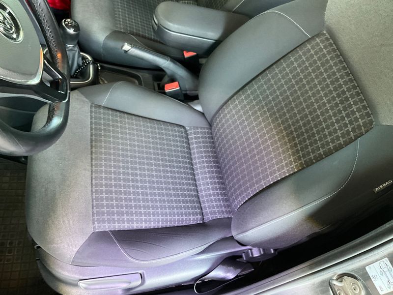 Volkswagen Polo 1.4 TDI Comfortline BlueMotion Tech 2015 – снимка 34