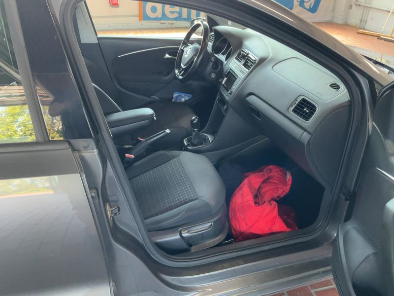 Volkswagen Polo 1.4 TDI Comfortline BlueMotion Tech 2015 – снимка 16