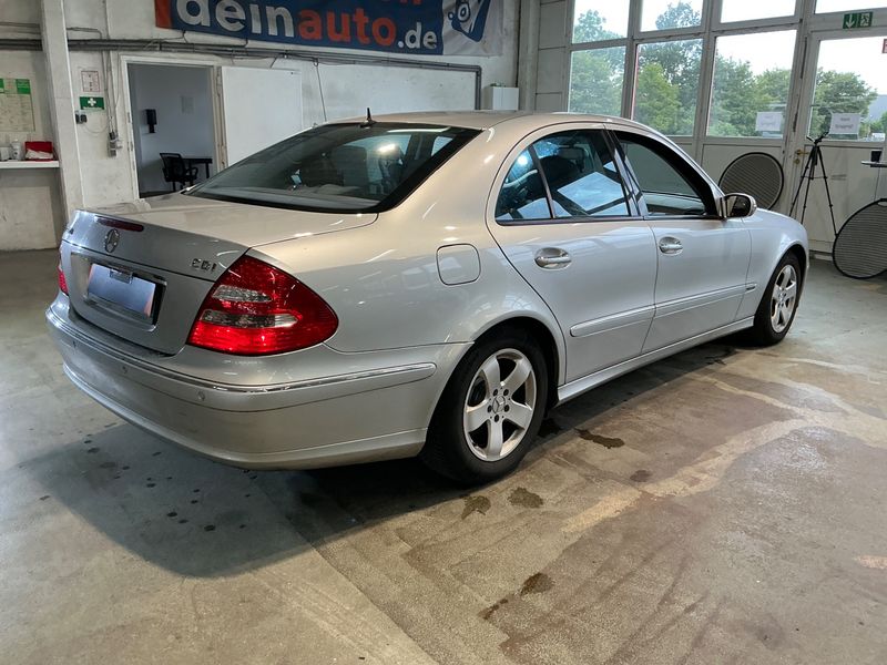 Mercedes-Benz E-Klasse E 220 CDI Avantgarde 2006 – снимка 2
