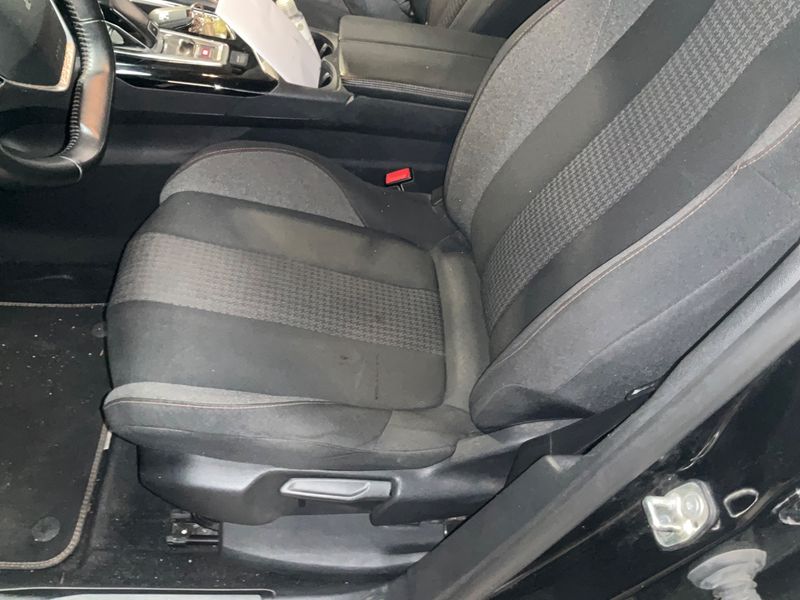Peugeot 3008 1.2 PureTech Active Business 2020 – снимка 28
