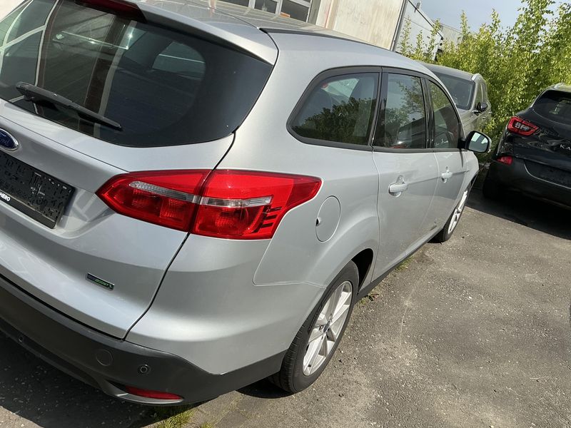 Ford Focus 1.0 EcoBoost Business 2017 – снимка 8