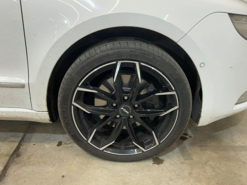 Skoda Superb 2.0 TSI Elegance 2012 – снимка 11