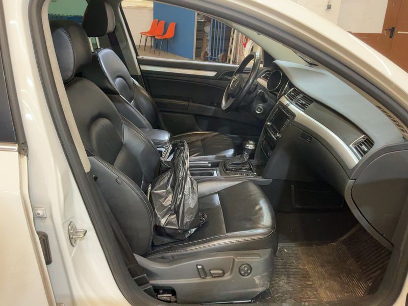 Skoda Superb 2.0 TSI Elegance 2012 – снимка 17