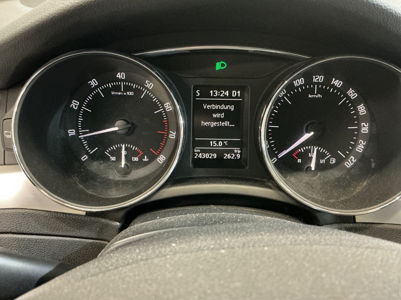 Skoda Superb 2.0 TSI Elegance 2012 – снимка 19