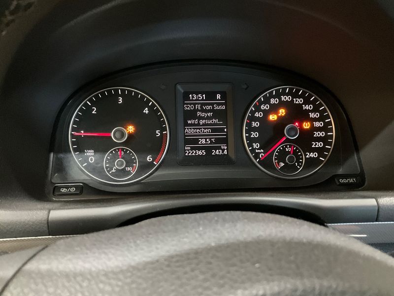 Volkswagen Touran 2.0 TDI Match BlueMotion Tech 2012 – снимка 13
