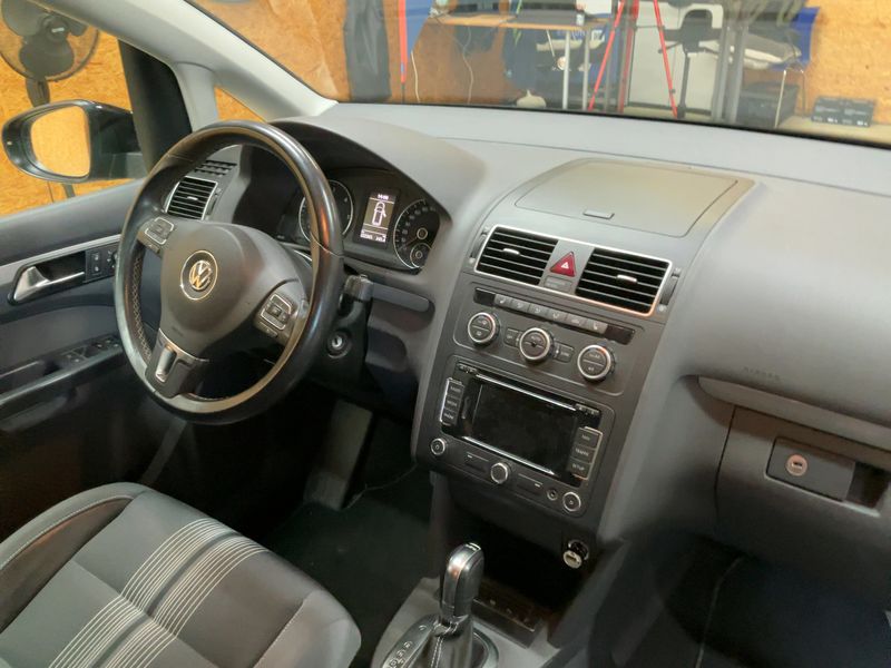 Volkswagen Touran 2.0 TDI Match BlueMotion Tech 2012 – снимка 12