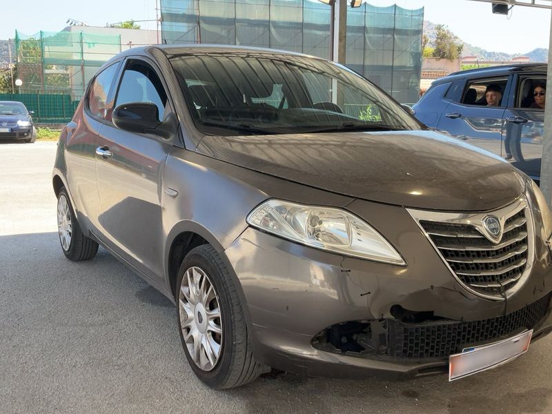 Lancia Ypsilon 1.2 GPL Silver 2013 – снимка 12