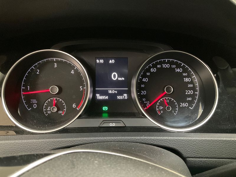 Volkswagen Golf VII 1.6 TDI Allstar BlueMotion Tech 2016 – снимка 18
