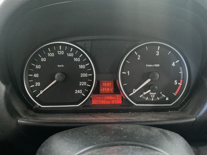 BMW 1er 118d 2009 – снимка 4