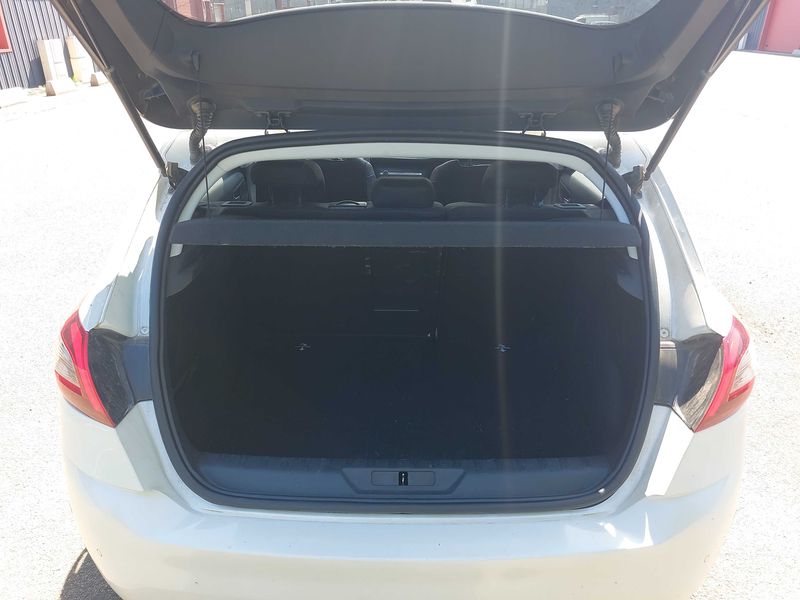 Peugeot 308 1.2 PureTech Tech Edition 2018 – снимка 9