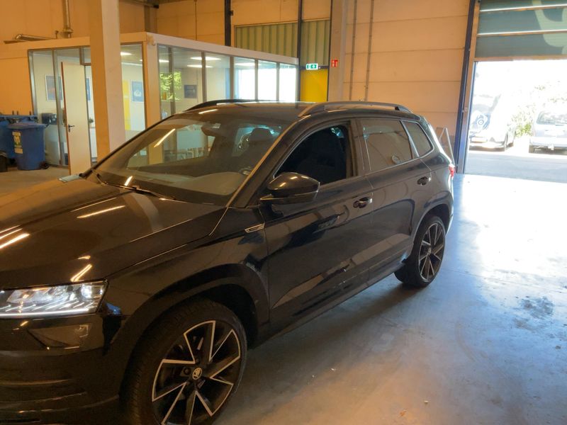 Skoda Karoq 1.5 TSI ACT SportLine 2021 – снимка 2