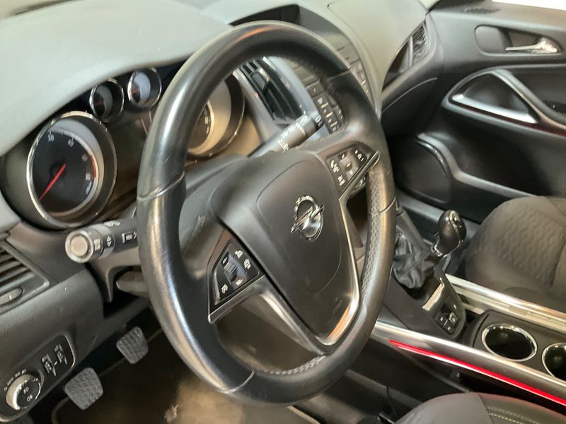 Opel Zafira Tourer 2.0 CDTI Cosmo 2012 – снимка 41